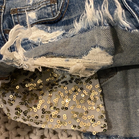 American Eagle Outfitters “Hi-Rise” Festival Jean Shorts - Size 4 - Picture 11 of 12
